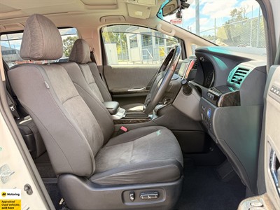 2012 Toyota Alphard - Thumbnail