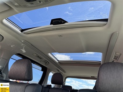 2012 Toyota Alphard - Thumbnail