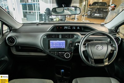 2018 Toyota Aqua - Thumbnail