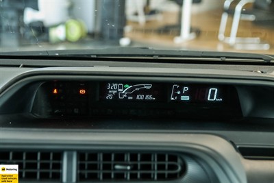 2018 Toyota Aqua - Thumbnail