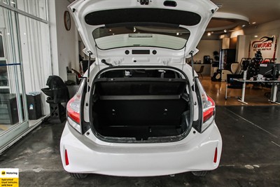 2018 Toyota Aqua - Thumbnail