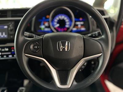 2015 Honda FIT HYBRID - Thumbnail