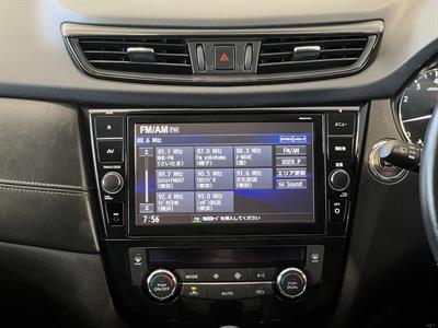 2017 Nissan X-Trail - Thumbnail
