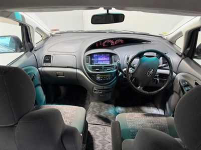 2005 Toyota Estima - Thumbnail