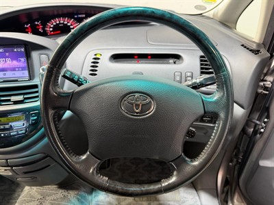 2005 Toyota Estima - Thumbnail