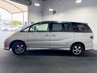 2005 Toyota Estima - Thumbnail