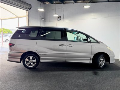 2005 Toyota Estima - Thumbnail