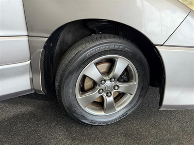 2005 Toyota Estima - Thumbnail