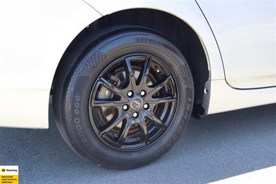 2015 Toyota Prius - Thumbnail