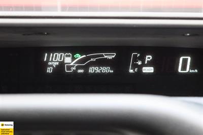 2015 Toyota Aqua - Thumbnail