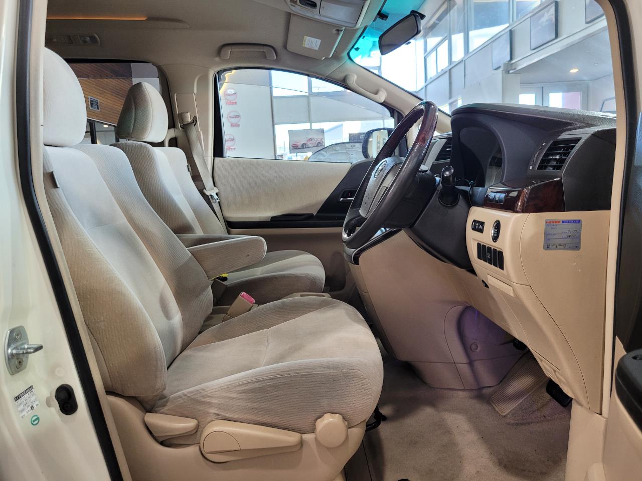 2012 Toyota Alphard