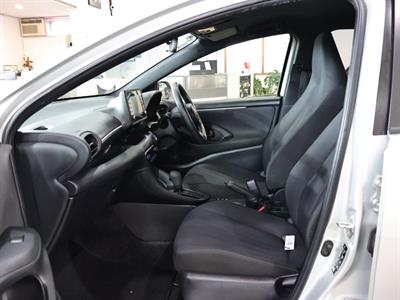 2022 Toyota Yaris - Thumbnail
