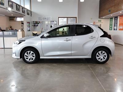 2022 Toyota Yaris - Thumbnail