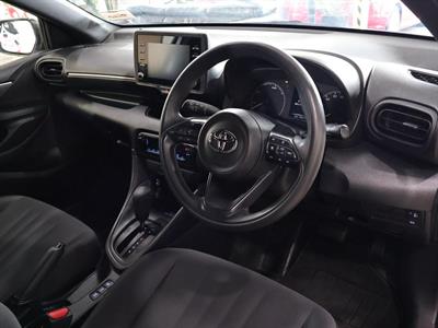 2022 Toyota Yaris - Thumbnail