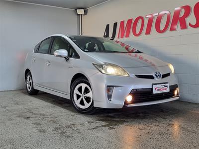 2012 Toyota Prius - Thumbnail