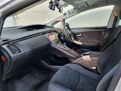 2012 Toyota Prius - Thumbnail