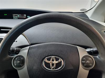 2012 Toyota Prius - Thumbnail