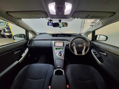 2012 Toyota Prius - Thumbnail