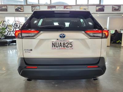 2021 Toyota RAV4 - Thumbnail