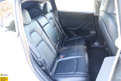 2022 Tesla Model Y - Thumbnail