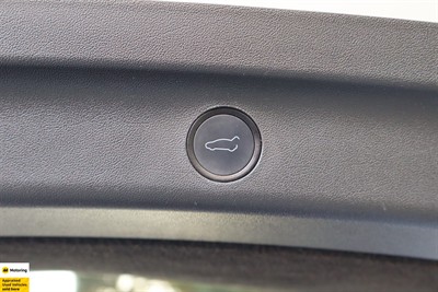 2022 Tesla Model Y - Thumbnail