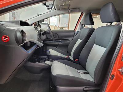 2013 Toyota Aqua - Thumbnail