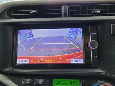 2013 Toyota Aqua - Thumbnail