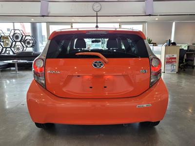 2013 Toyota Aqua - Thumbnail