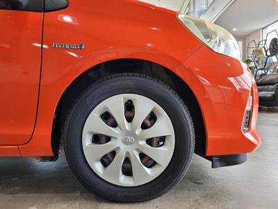 2013 Toyota Aqua - Thumbnail