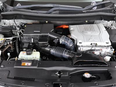 2018 Mitsubishi Outlander - Thumbnail