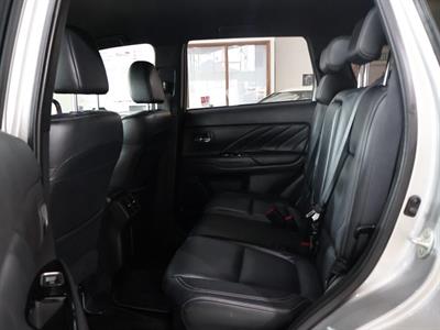 2018 Mitsubishi Outlander - Thumbnail