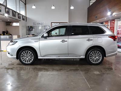 2018 Mitsubishi Outlander - Thumbnail