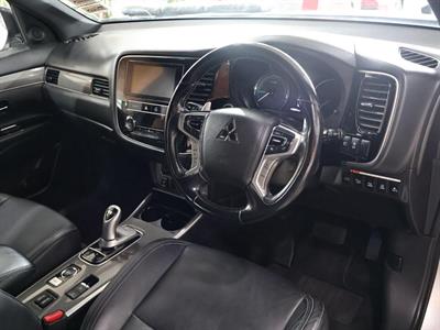 2018 Mitsubishi Outlander - Thumbnail