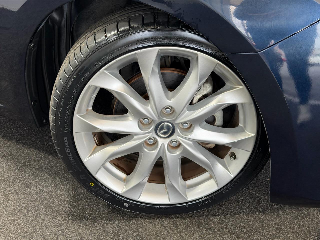 2014 Mazda Axela