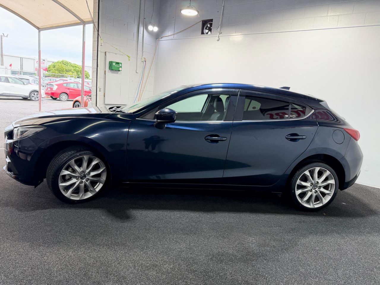 2014 Mazda Axela