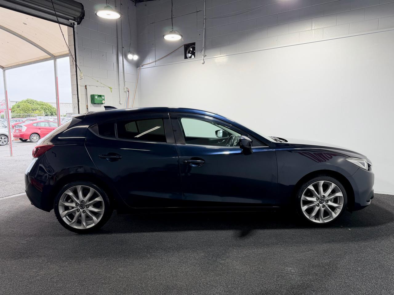 2014 Mazda Axela