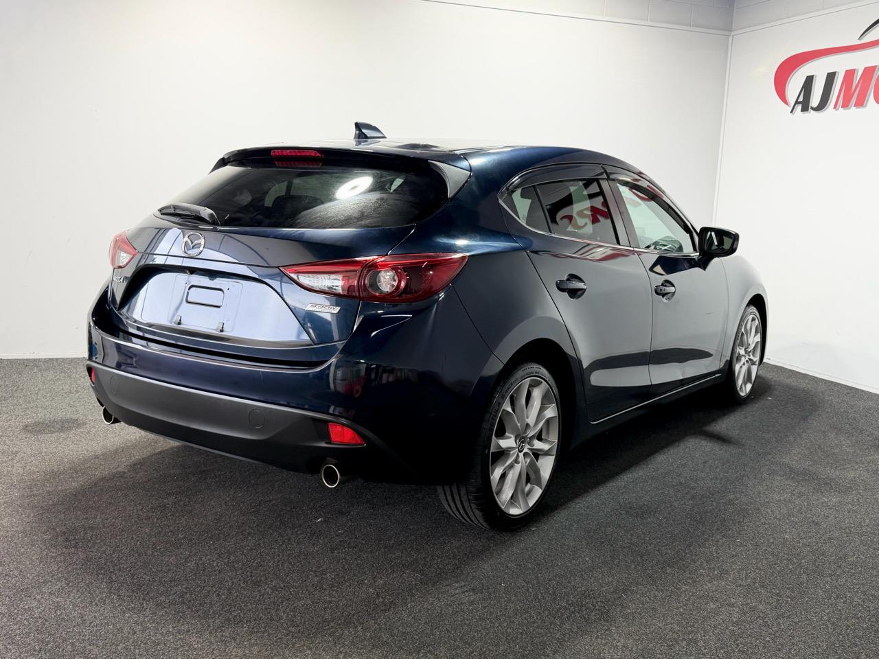 2014 Mazda Axela