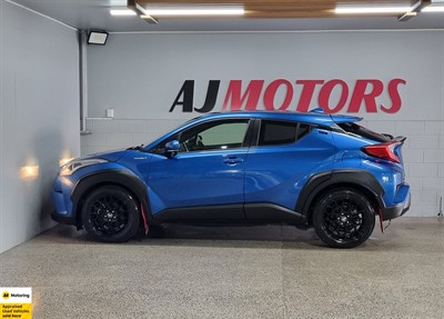 2016 Toyota C-HR - Thumbnail