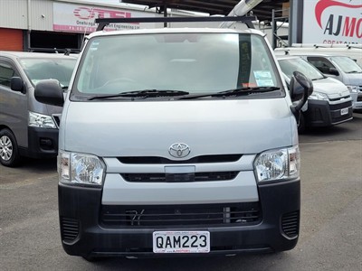 2019 Toyota Hiace - Thumbnail