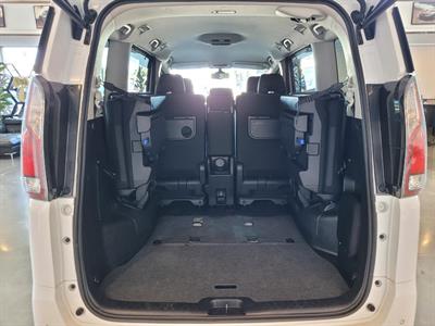 2020 Nissan Serena - Thumbnail