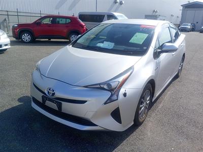 2017 Toyota Prius - Thumbnail