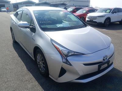 2017 Toyota Prius - Thumbnail
