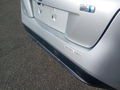 2017 Toyota Prius - Thumbnail