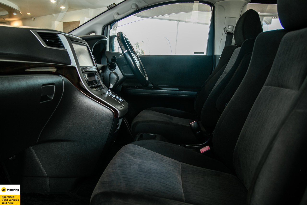 2014 Toyota Vellfire