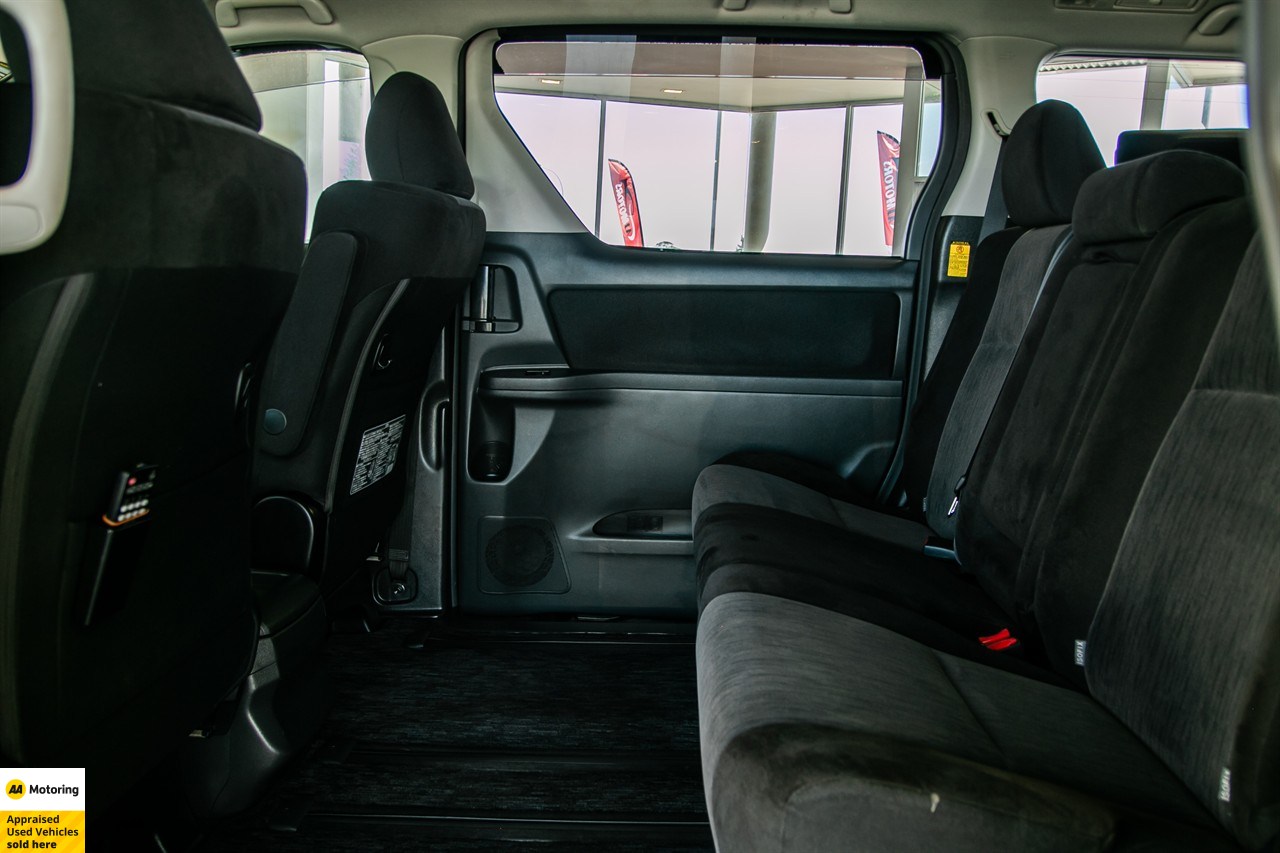 2014 Toyota Vellfire