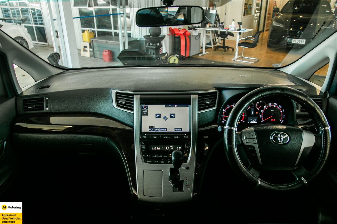 2014 Toyota Vellfire