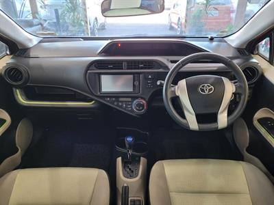 2013 Toyota Aqua - Thumbnail