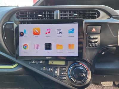 2013 Toyota Aqua - Thumbnail