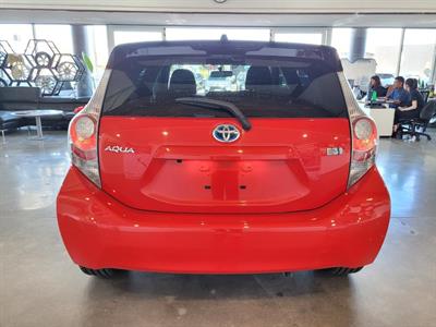 2013 Toyota Aqua - Thumbnail