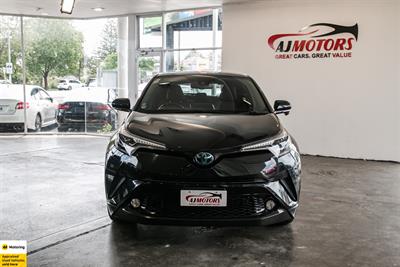2017 Toyota C-HR - Thumbnail